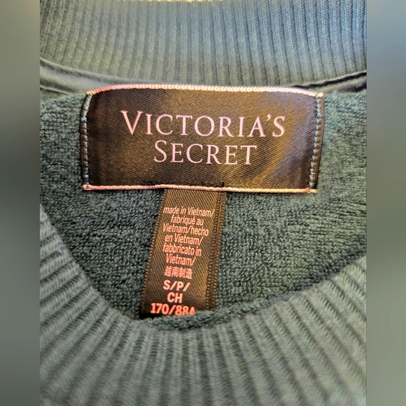 Victoria's Secret Women's Sweatshirt - Picture 3 of 4